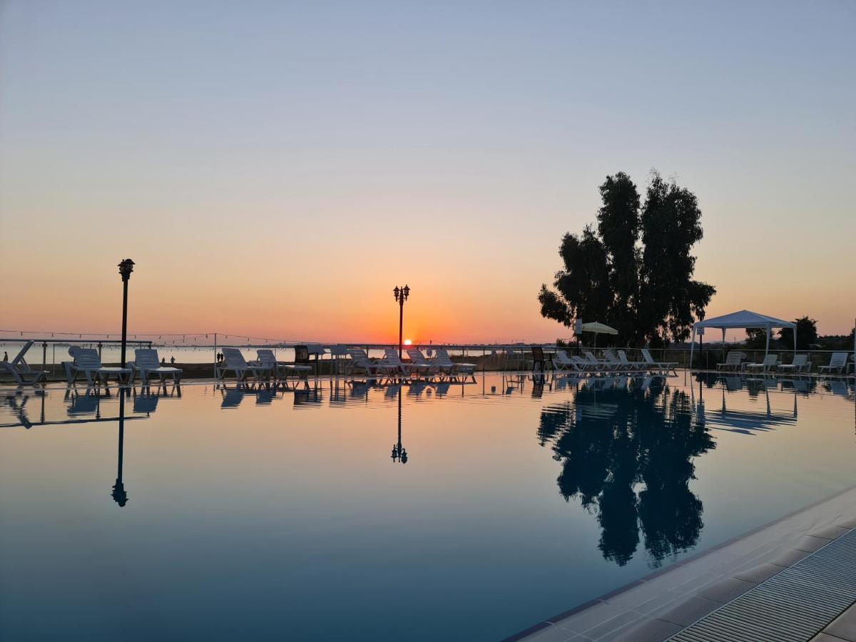 Sporkoey Hotel & Beach Club Darica  Экстерьер фото