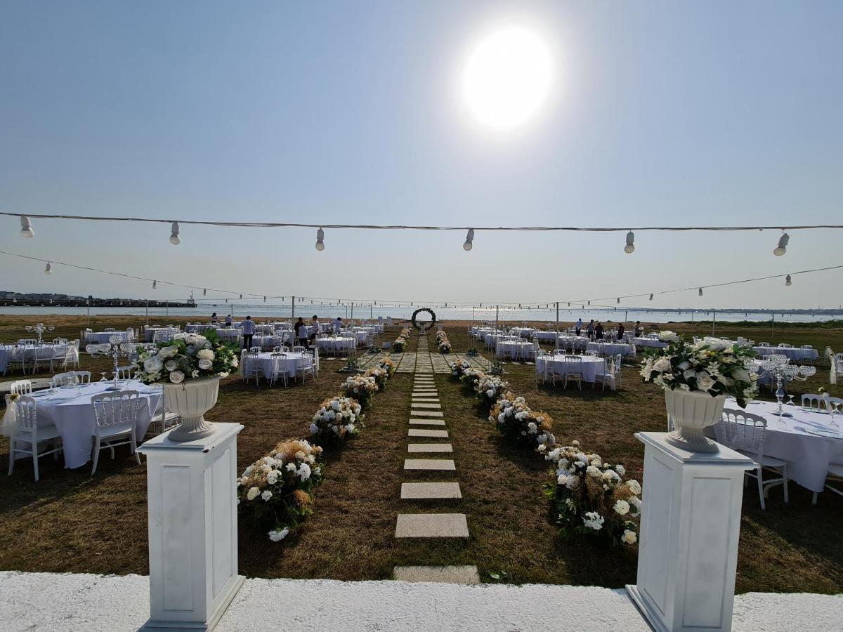 Sporkoey Hotel & Beach Club Darica  Экстерьер фото