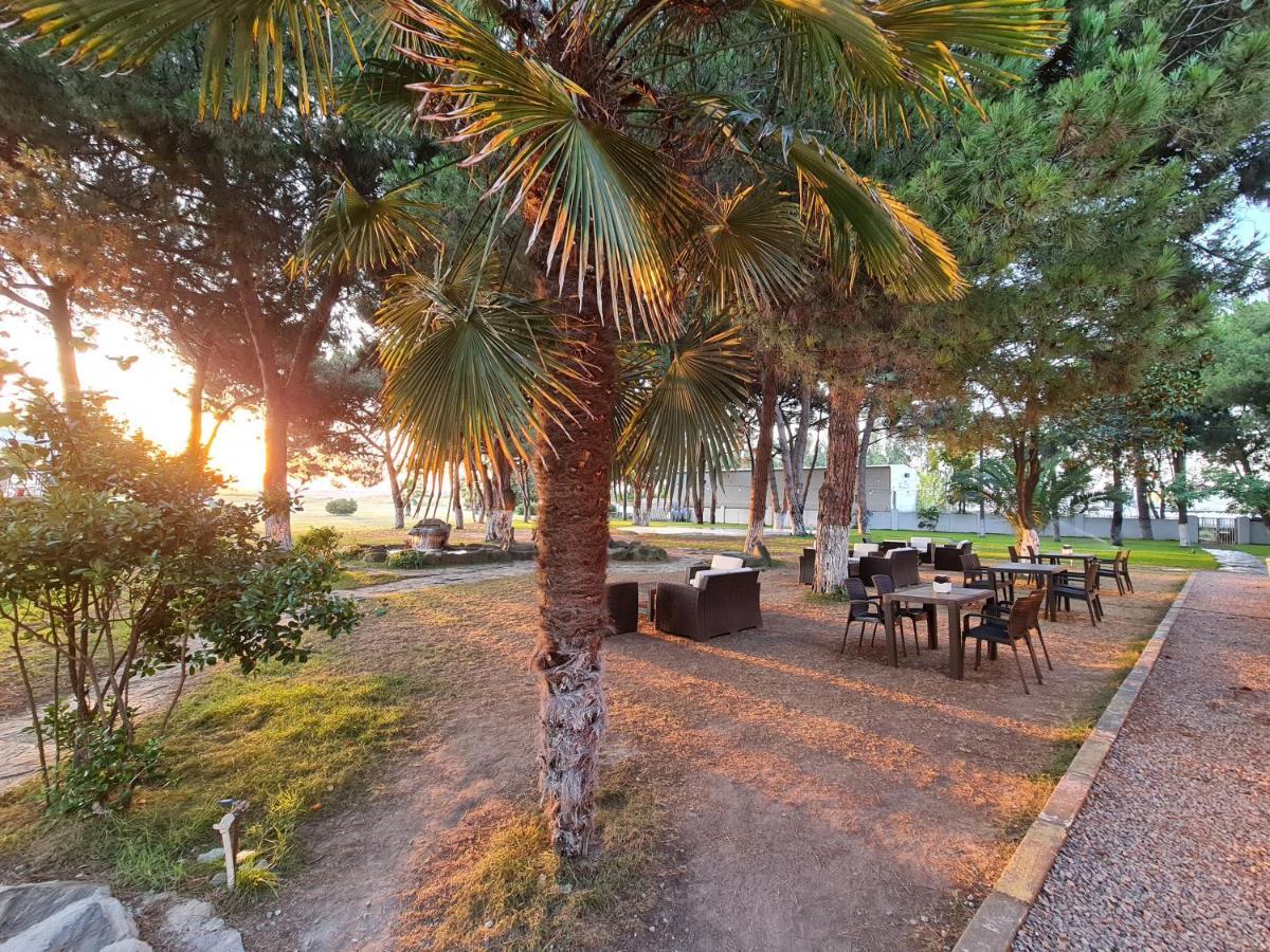 Sporkoey Hotel & Beach Club Darica  Экстерьер фото