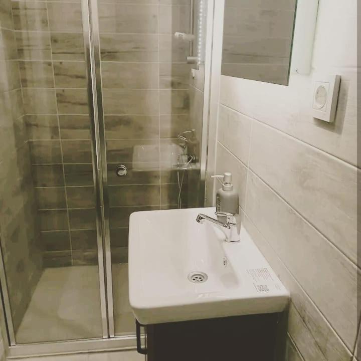 Sporkoey Hotel & Beach Club Darica  Экстерьер фото